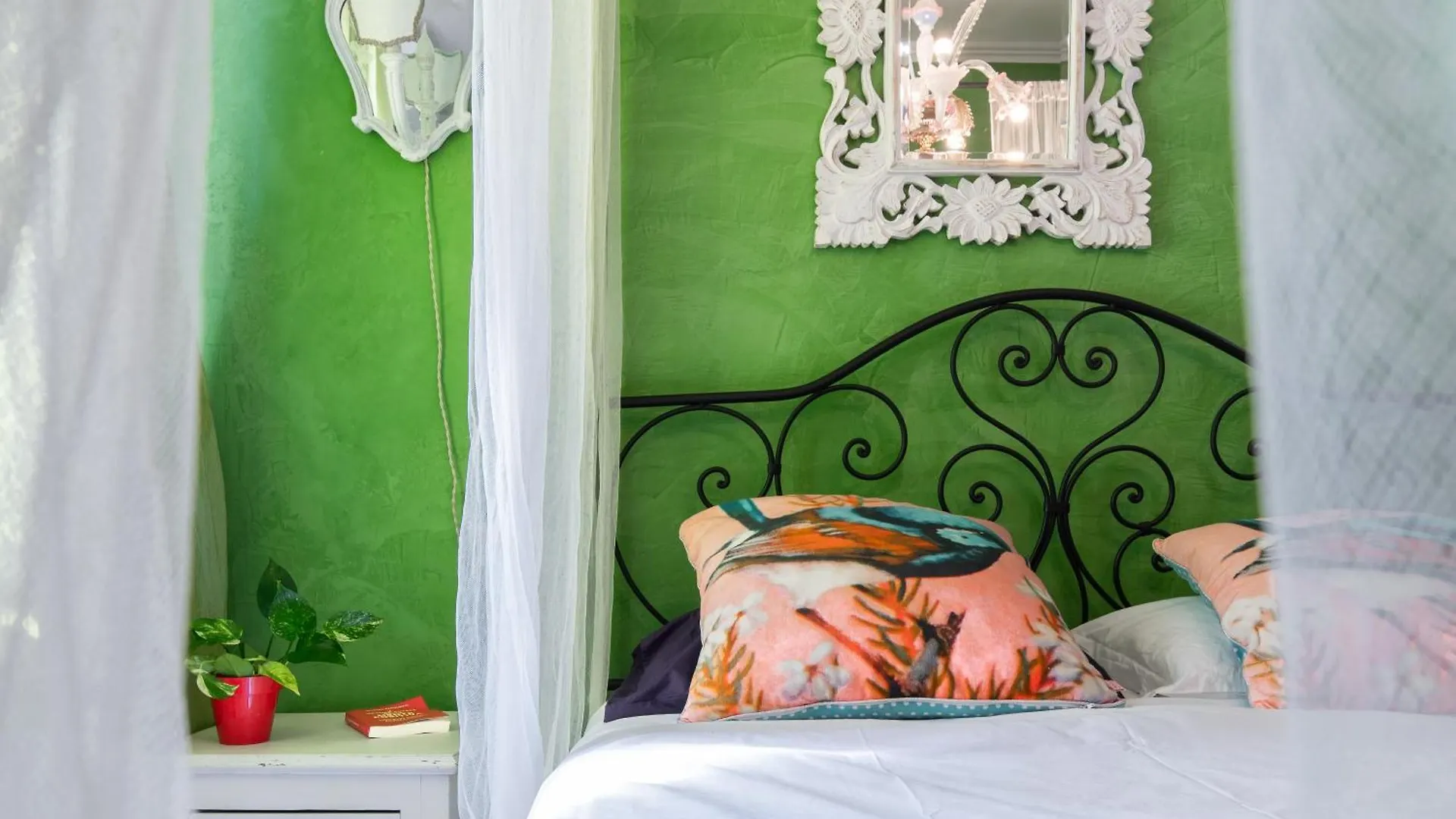 Bibi Boutique Arezzo Living Suite Rosafragola & Verdeconiglio